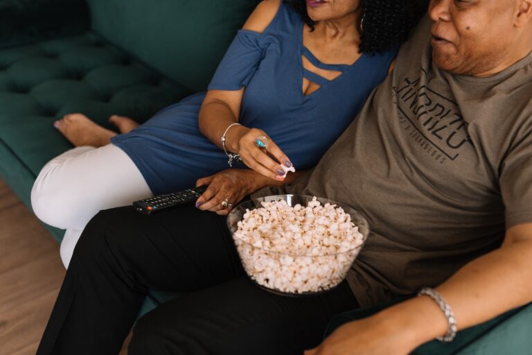 How To Have A Successful Movie Date Night At Home