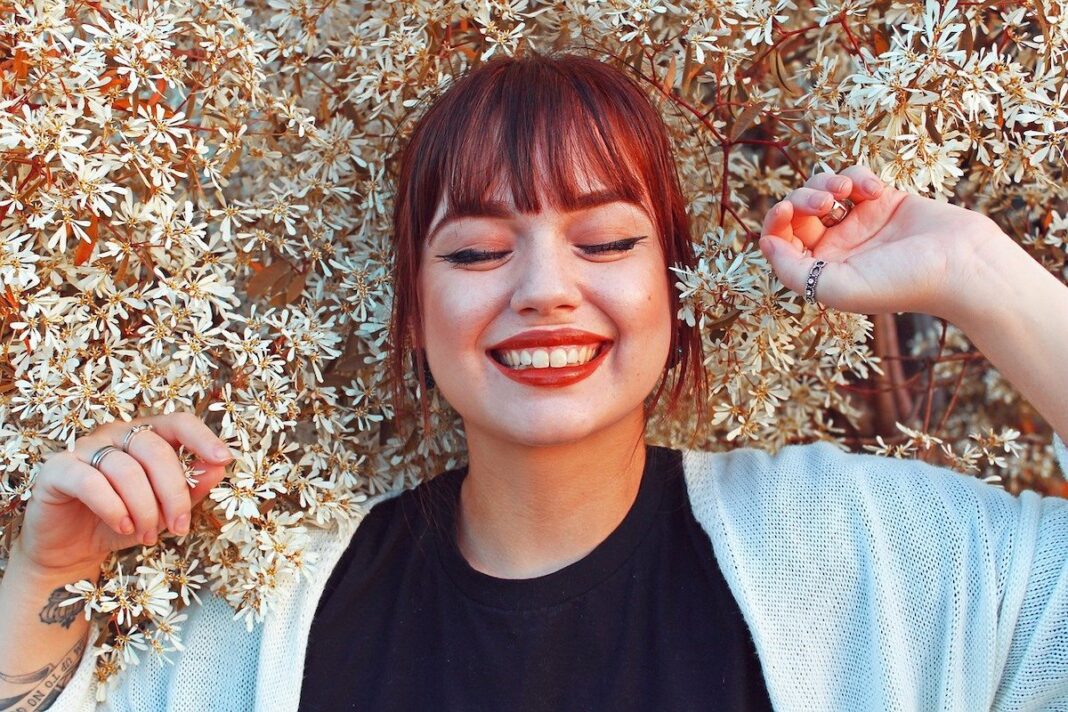 Makeup: Natural Beauty Products With A Pop Of Color {2022}