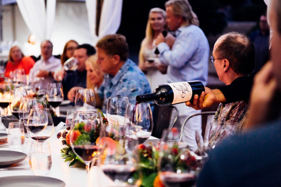 10 Summer Dinner Party Ideas For Warm Nights