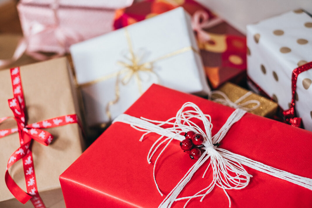 Christmas In July Ideas For Awesome Summer Parties