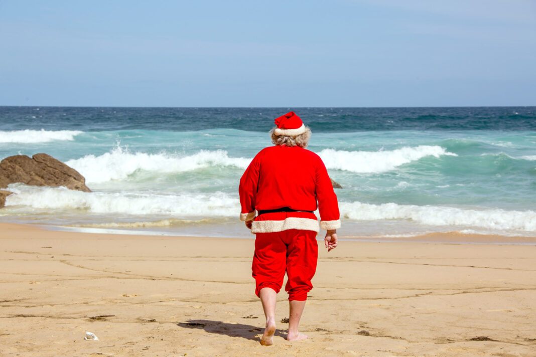Christmas In July Ideas For Awesome Summer Parties