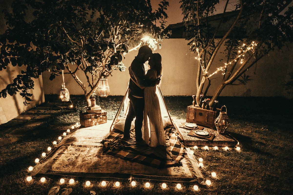 How To Plan A Small Backyard Wedding