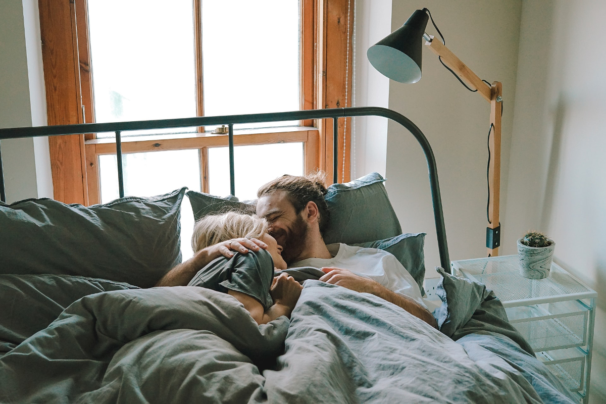 9 Healthy Relationship Signs That Show You And Your Partner Are Meant To Be  