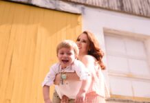 6 Bright Ideas for How to Smile for Pictures (Kid Edition) 6 Bright Ideas For How To Smile For Pictures (kid Edition)