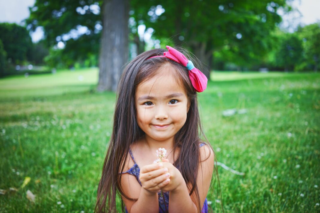 5 Easy Ways To Encourage Positive Attitudes In Kids