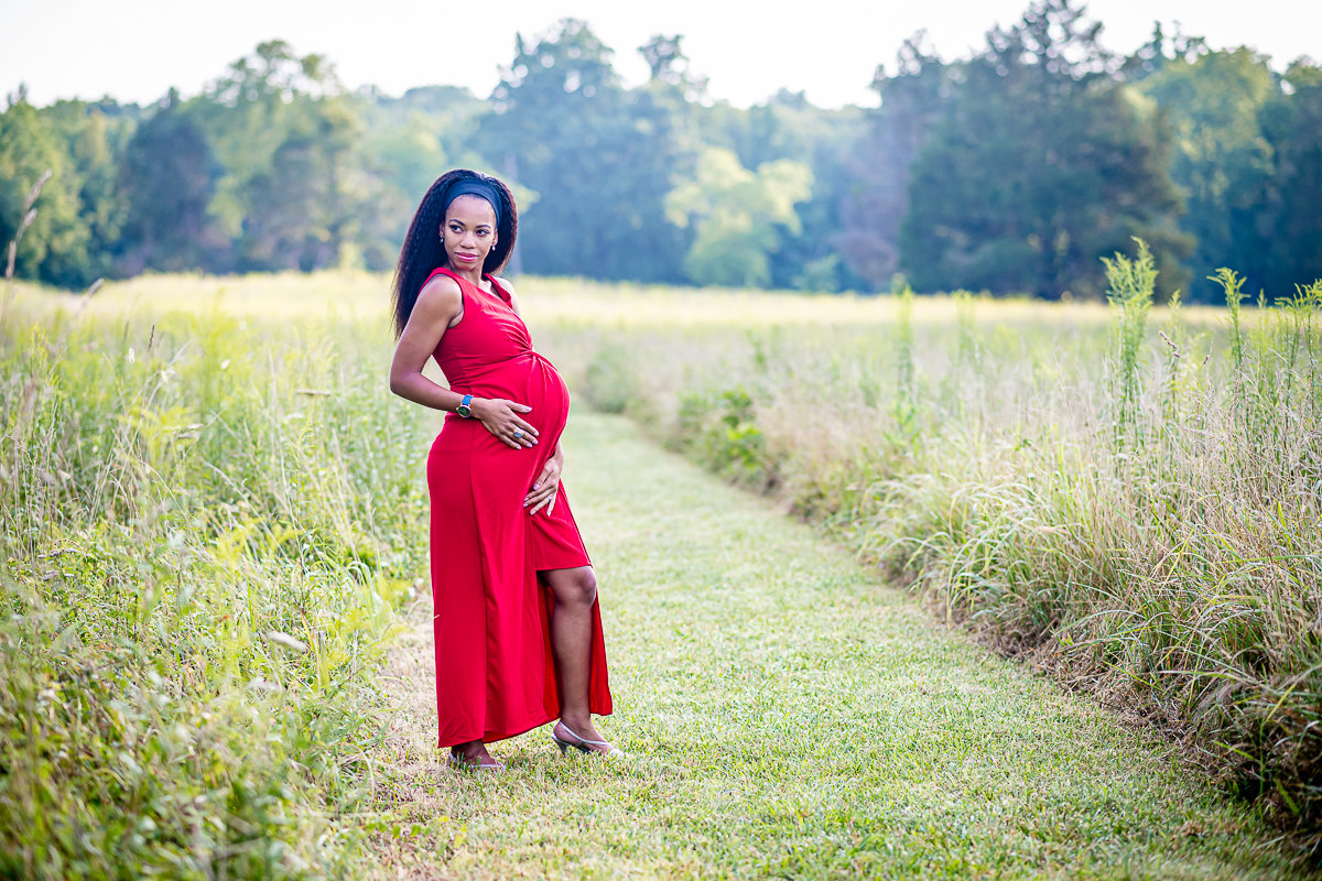 5 Stunning Seraphine Maternity Dresses For A Memorable Maternity Photoshoot