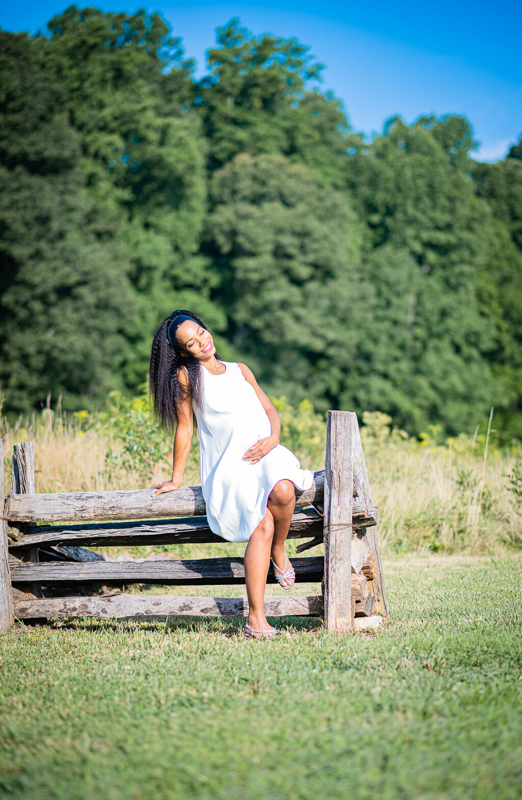 5 Stunning Seraphine Maternity Dresses For A Memorable Maternity Photoshoot