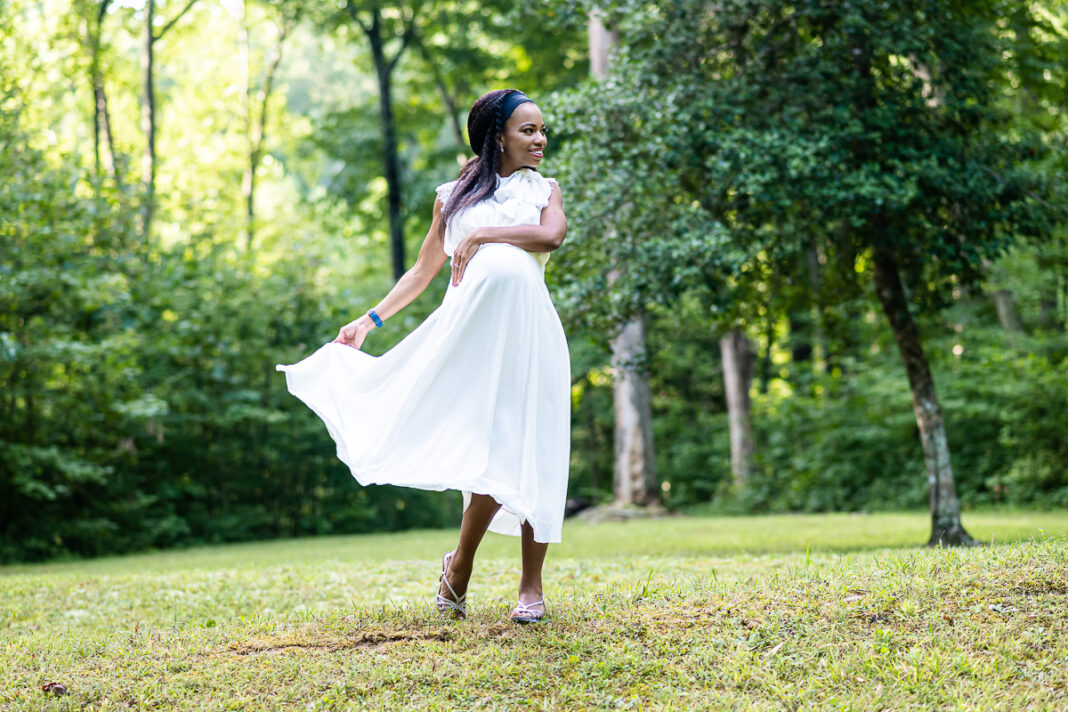 5 Stunning Seraphine Maternity Dresses For A Memorable Maternity Photoshoot