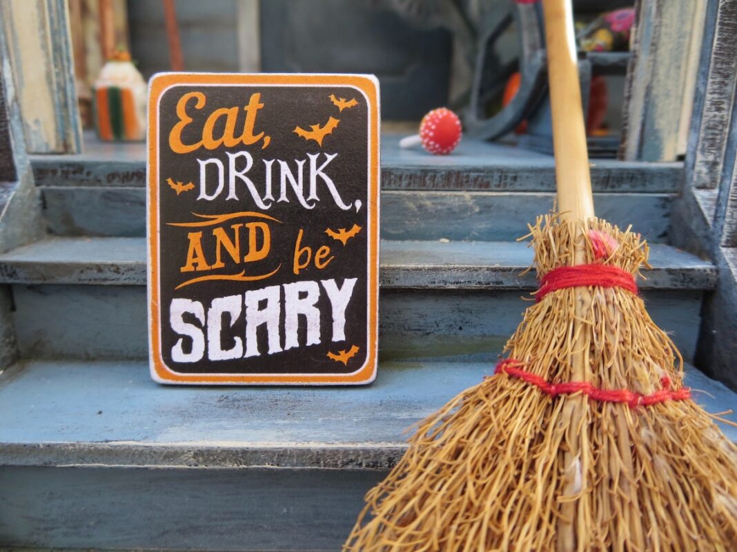 9 Fun & Unique Halloween Party Decor Themes 9 Fun & Unique Halloween Party Decor Themes