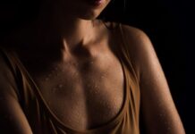 Why Natural Deodorant Wins And 4 Tips To Get Your Pits Onboard