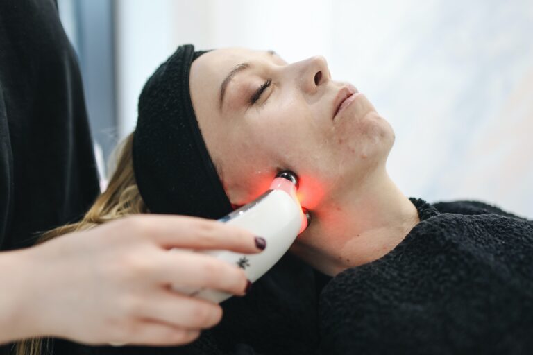 5 Benefits to Red Light Therapy