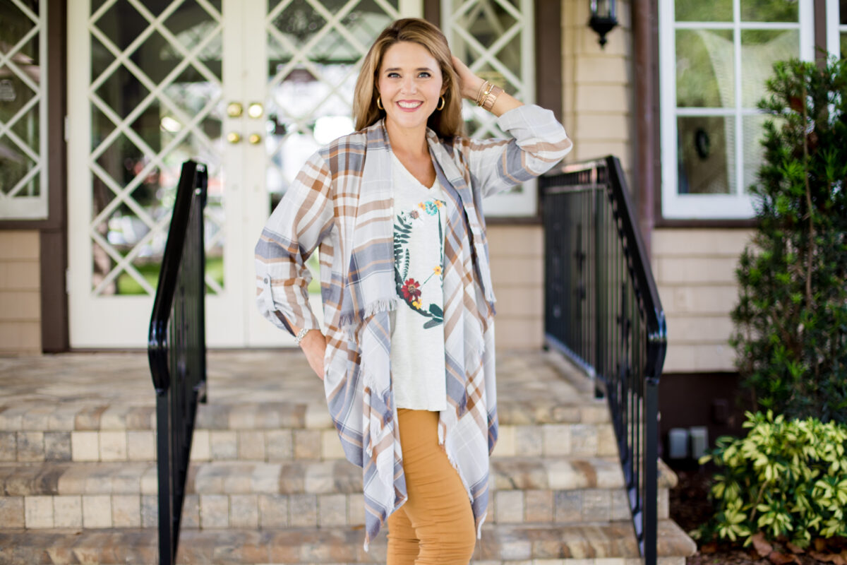 Stylish & Trendy Women’S Fall Clothing For Today’S Fashionista {2022}