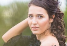 20 Makeup And Hair Must-haves For The Latest Looks & Soft-n-healthy Hair