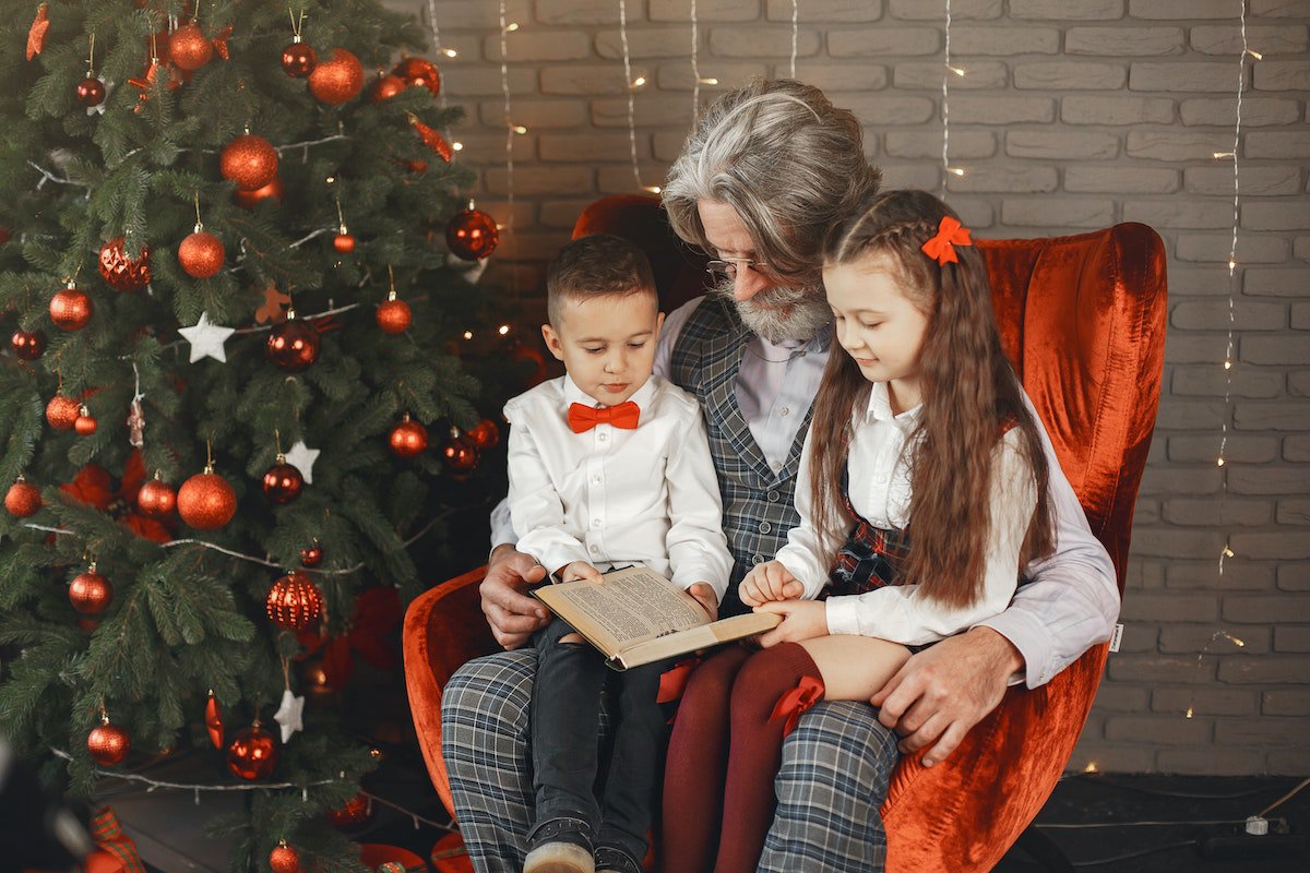 20 Holiday Books For Kids Perfect For Your Young Child’s Wish List