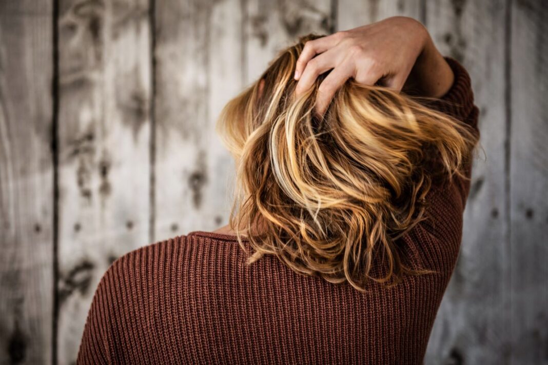 Easy Hairstyles For Short Hair: 3 Essential Looks In Five Minutes Or Less Easy Hairstyles For Short Hair: 3 Essential Looks In Five Minutes Or Less