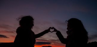 daily-mom-staying-connected
