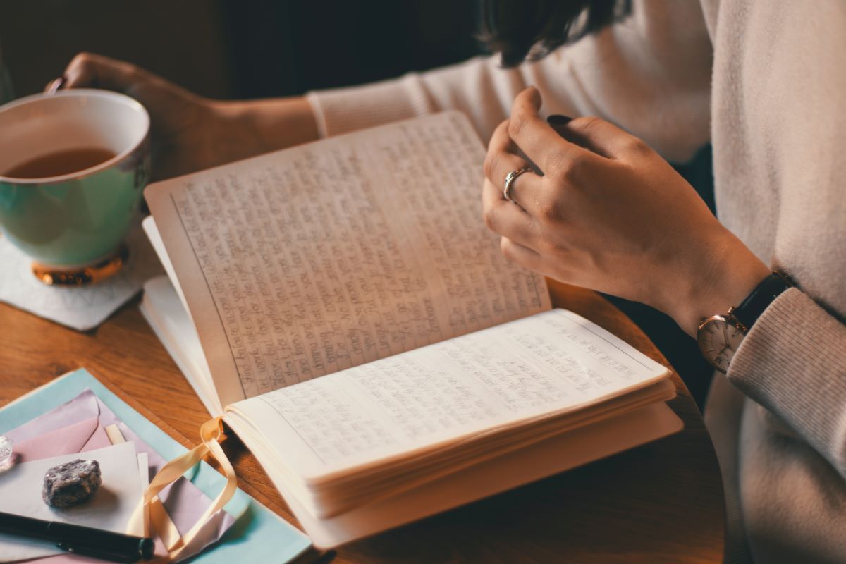 20 Amazing Journal Prompts For Mental Health