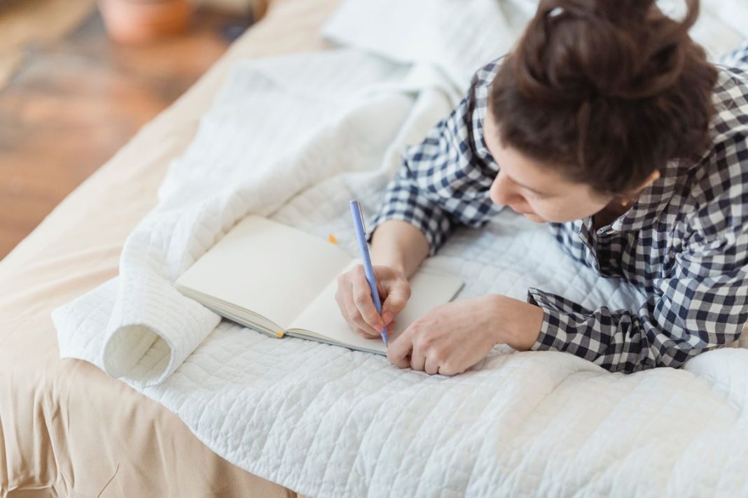 20 Amazing Journal Prompts For Mental Health