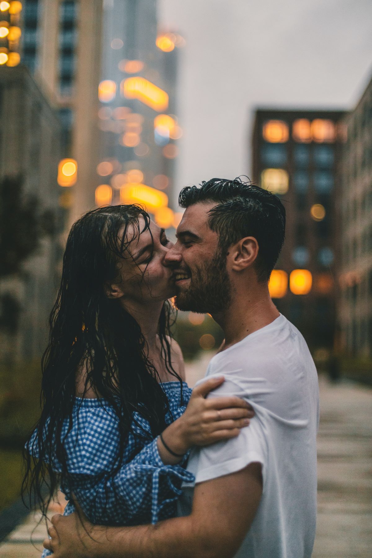 20+ Best Date Ideas For Rainy Days To Create Unforgettable Experiences