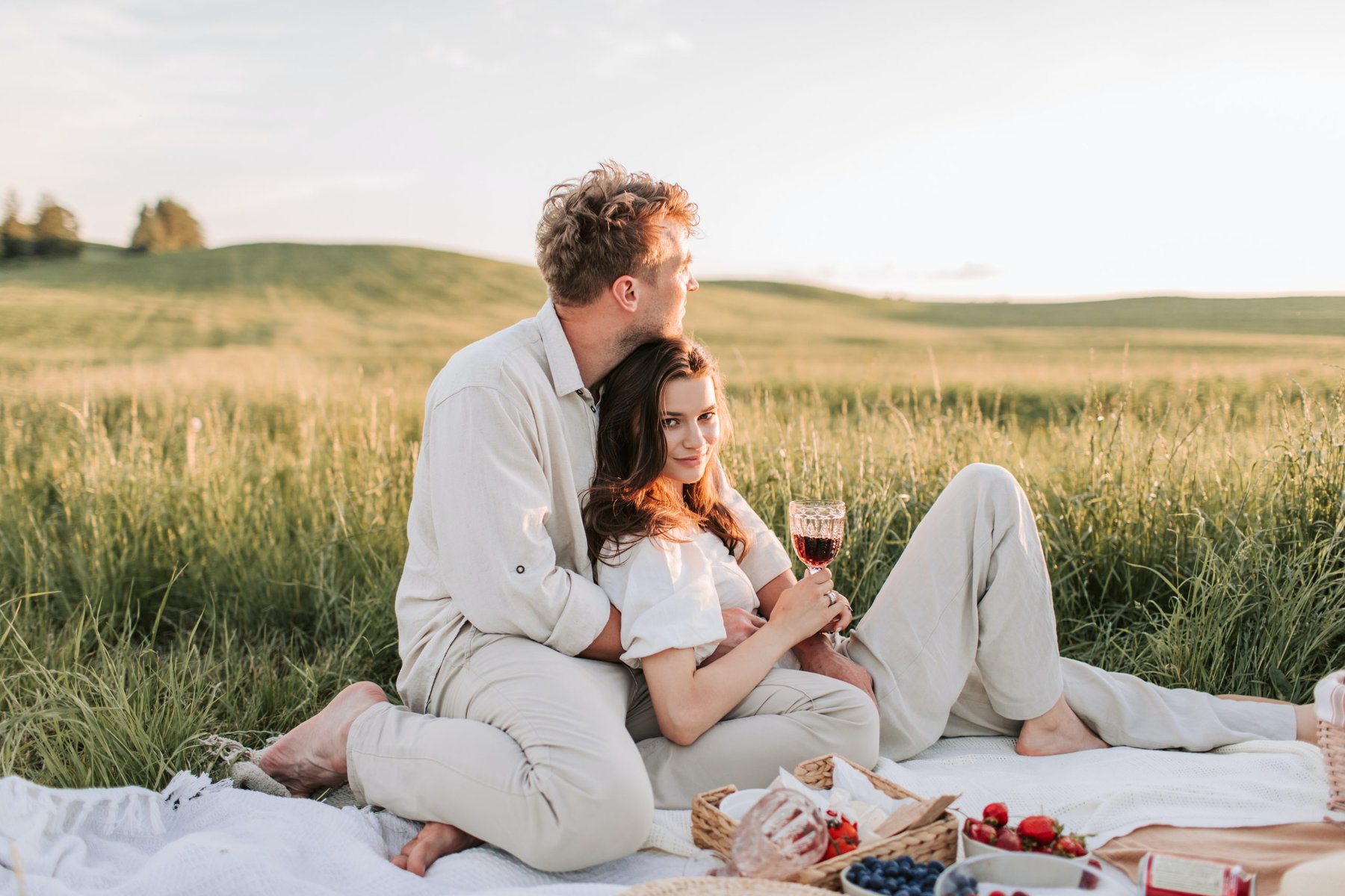 What to Pack for a Picnic Date - Don't Just Fly