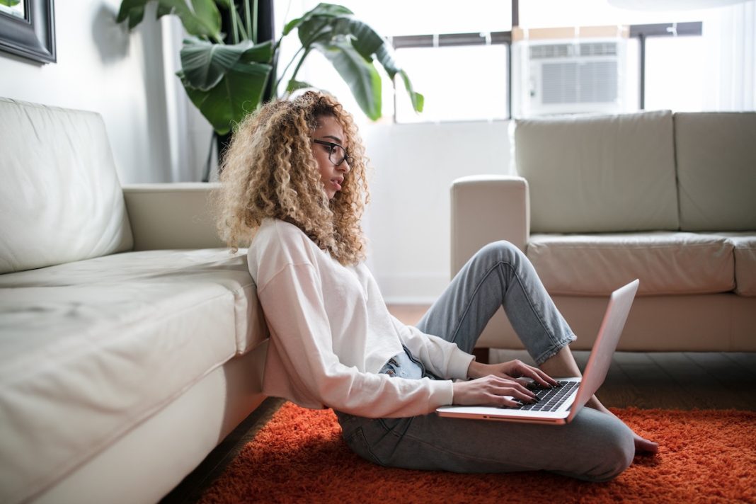 From Coding To Cooking: How These 5 Online Learning Platforms Help Busy Moms Master It All