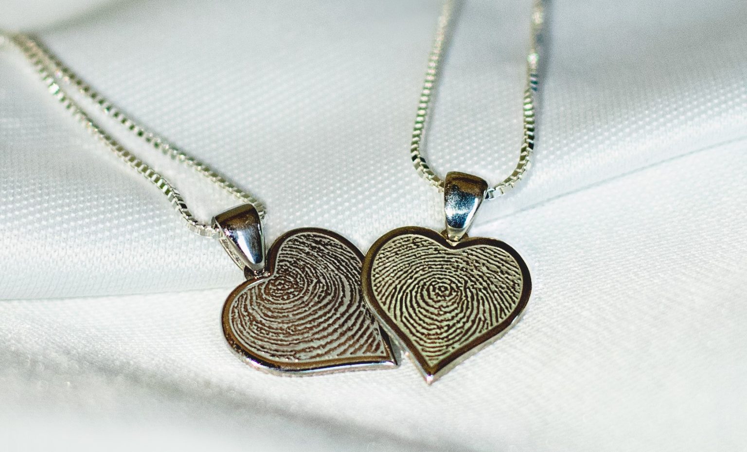 6 Heartwarming Gifts For A Grieving Family