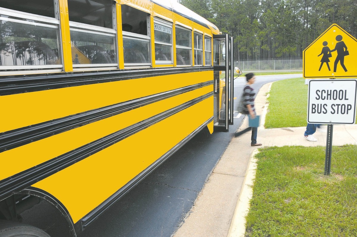11 Essential Safety Tips Parents Should Follow To Avoid A School Car Pick-Up Line Accident
