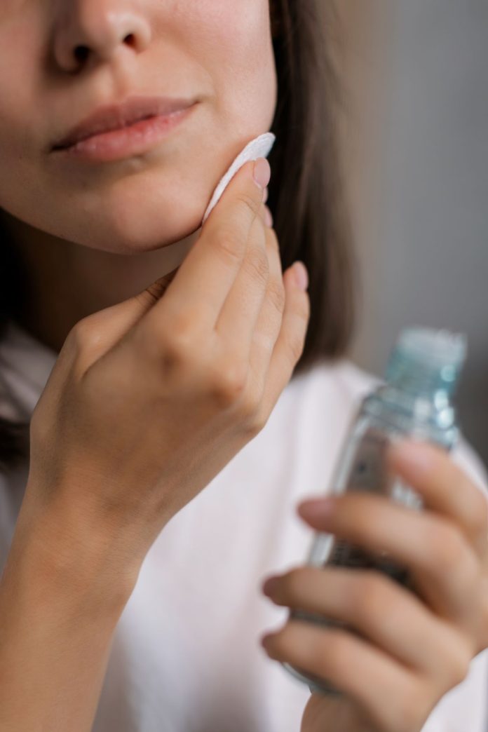 Natural Makeup Remover: The Why's And The Diy Recipe