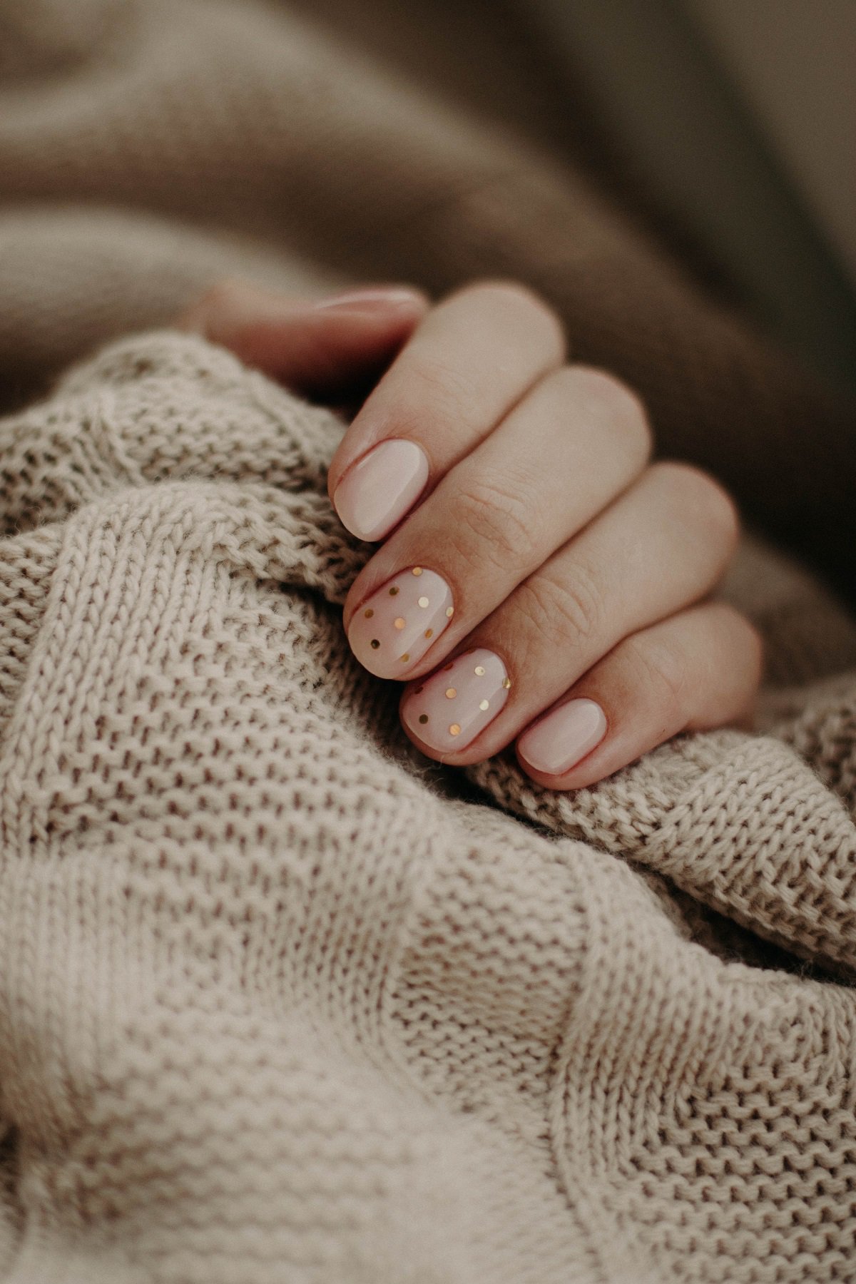 5 Ways To Achieve The Perfect Graduation Nails For Your Special Day