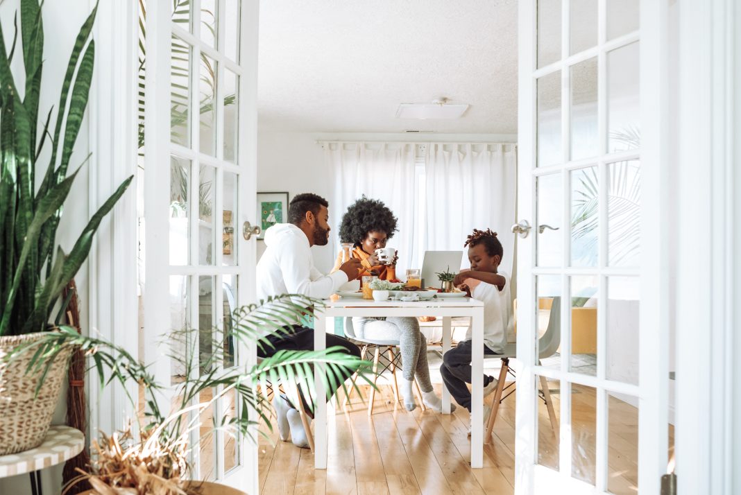 10 Recipes With 10 Ingredients Or Less: Quick Meals For Busy Moms