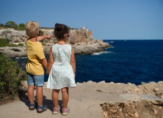 13 Essential Travel Tips For Families