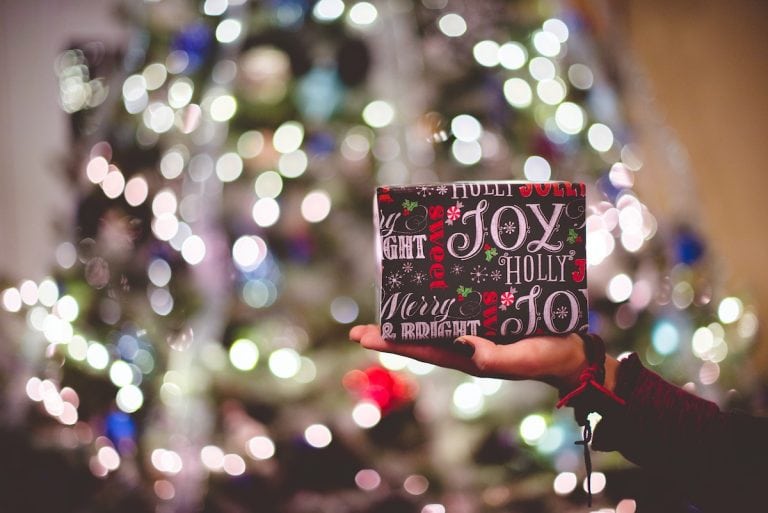 15+ Holiday Teacher Gifts to Show Your Gratitude To The Best Educators