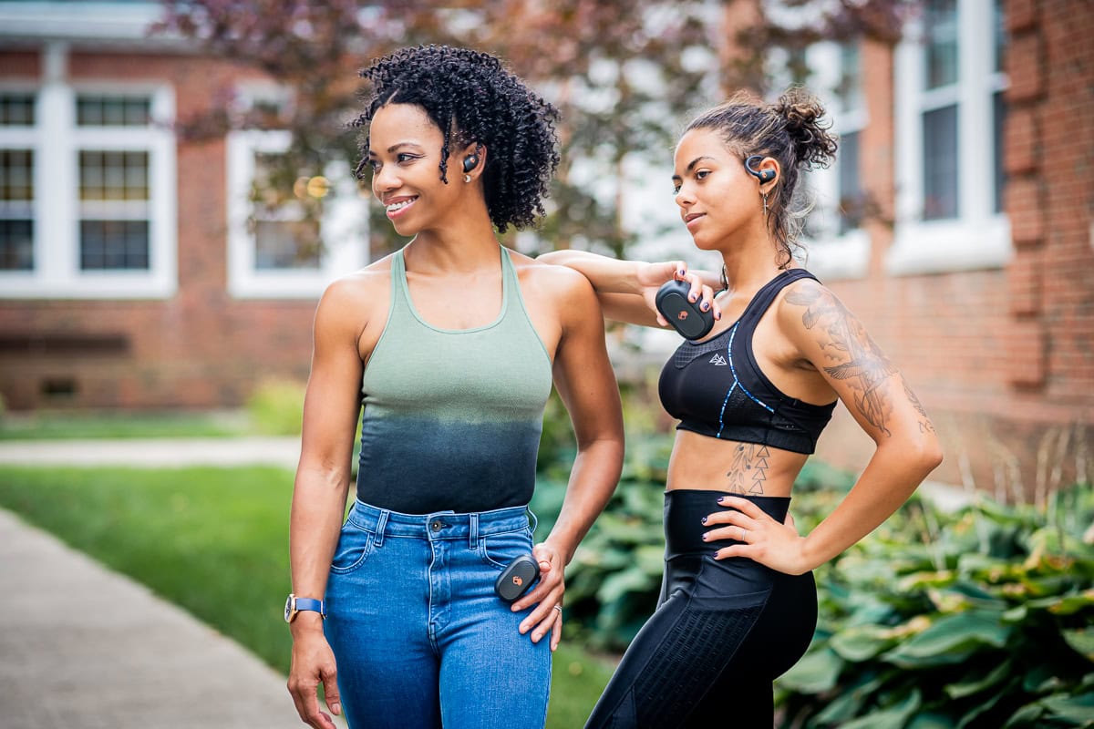 The Ultimate Guide With Quick Tips On How To Pose In Pictures: 7 Techniques To Transform Your Photos From Hobby To Fashion Photographer 2 Daily Mom, Magazine For Families