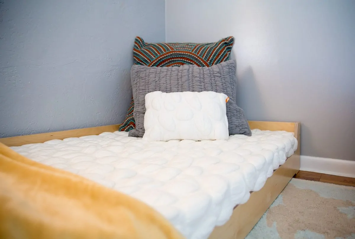 How To Choose A Montessori Floor Bed: 5 Tips For Infant And Toddler Bedrooms 3 Daily Mom, Magazine For Families