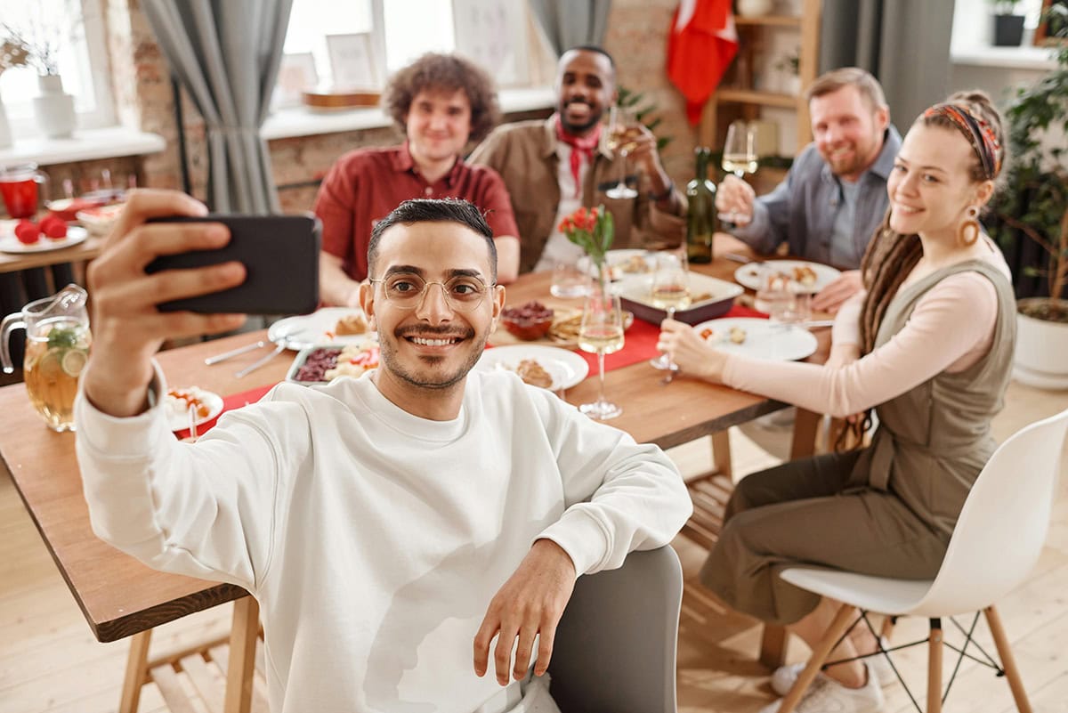 Daily-Mom-Parent-Portal-Friendsgiving
