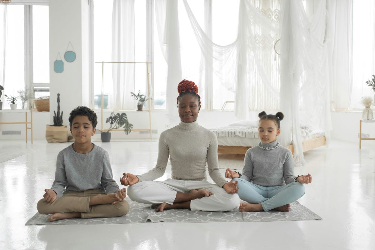 Breathwork Online For Moms: Online Breathwork Sessions + Techniques To Calm The Chaos 5 Daily Mom, Magazine For Families