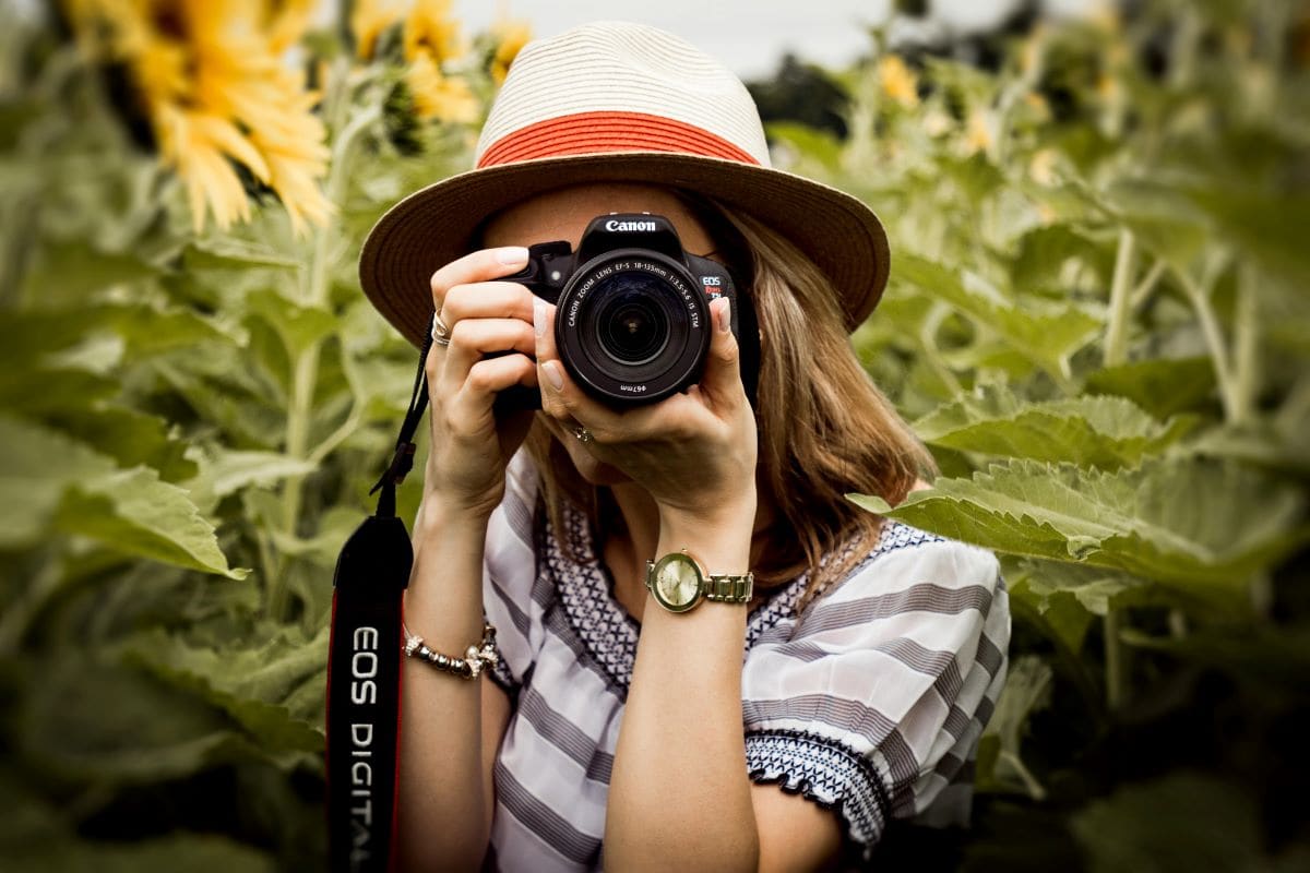 Becoming A Daily Mom Writer: Write As A Stay-At-Home Mom! 1 Daily Mom, Magazine For Families
