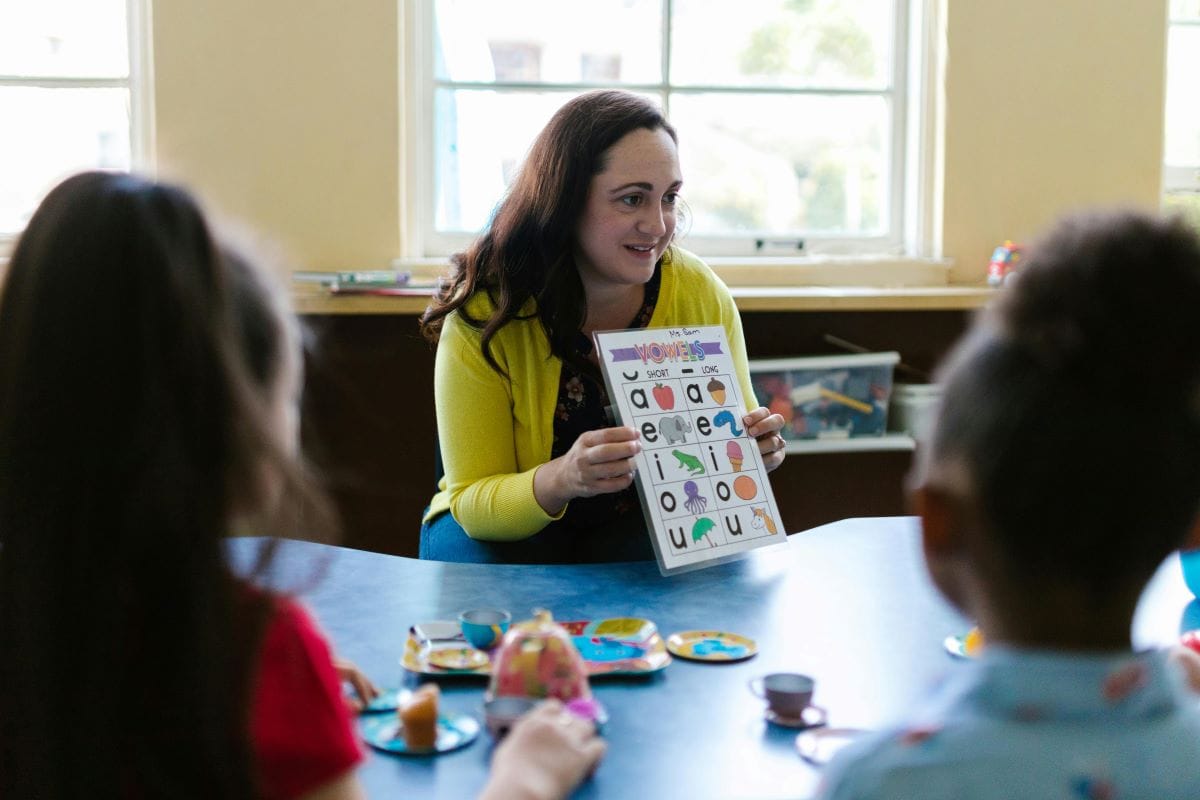 How to Read with Phonics: 3 Ways to Teach Your Child to Read with Phonics Effectively 4 Daily Mom, Magazine for Families How To Read With Phonics: 3 Ways To Teach Your Child To Read With Phonics Effectively 4 Daily Mom, Magazine For Families