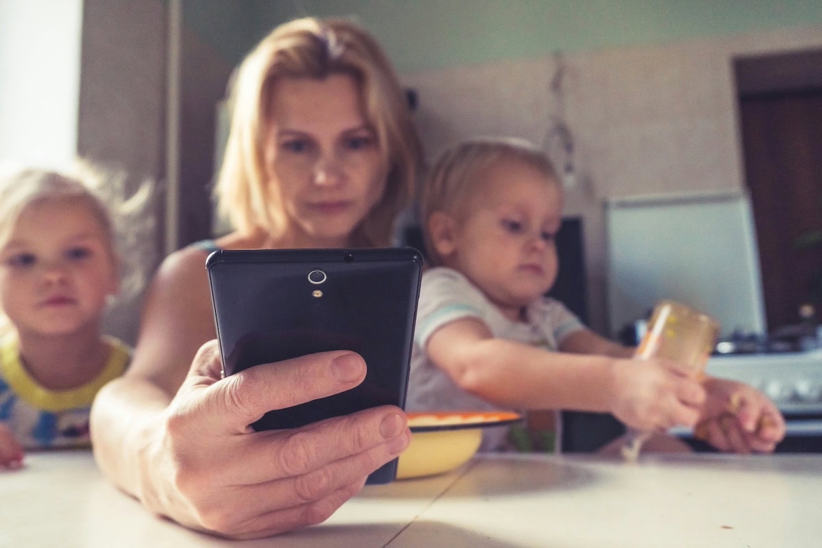 Guided Meditation For Moms: Your Ultimate Guide To Self-Care For Busy Mothers 12 Daily Mom, Magazine For Families