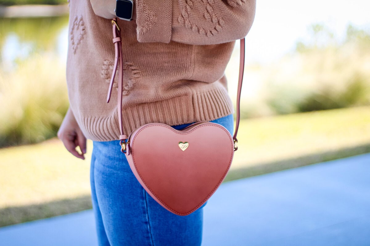 Great Valentine Gifts For Her: Find The Best Romantic Gifts For The Special Lady In Your Life 53 Daily Mom, Magazine for Families Great Valentine Gifts For Her: Find The Best Romantic Gifts For The Special Lady In Your Life 53 Daily Mom, Magazine For Families