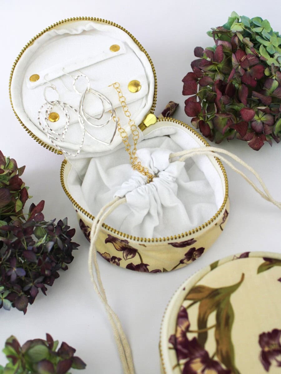 Great Valentine Gifts For Her: Find The Best Romantic Gifts For The Special Lady In Your Life 96 Daily Mom, Magazine for Families Great Valentine Gifts For Her: Find The Best Romantic Gifts For The Special Lady In Your Life 94 Daily Mom, Magazine For Families