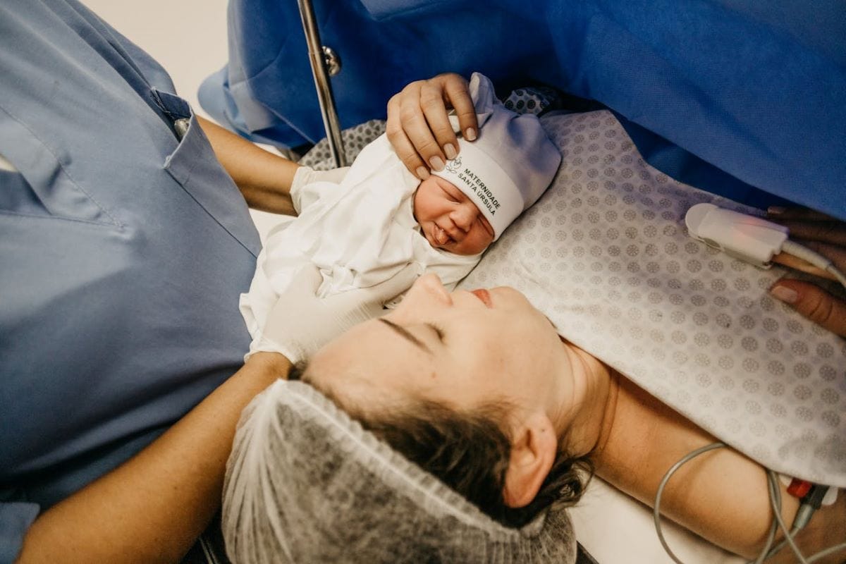 Birth Center vs Hospital Birth: 4 Key Differences that Set Birthing Centers Apart 2 Daily Mom, Magazine for Families Birth Center Vs Hospital Birth: 4 Key Differences That Set Birthing Centers Apart 2 Daily Mom, Magazine For Families
