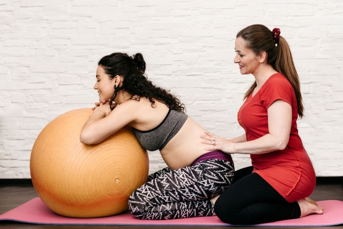 Doula Vs. Midwife: 3 Key Differences Between A Midwife And A Doula'S Role In Birth 5 Daily Mom, Magazine For Families