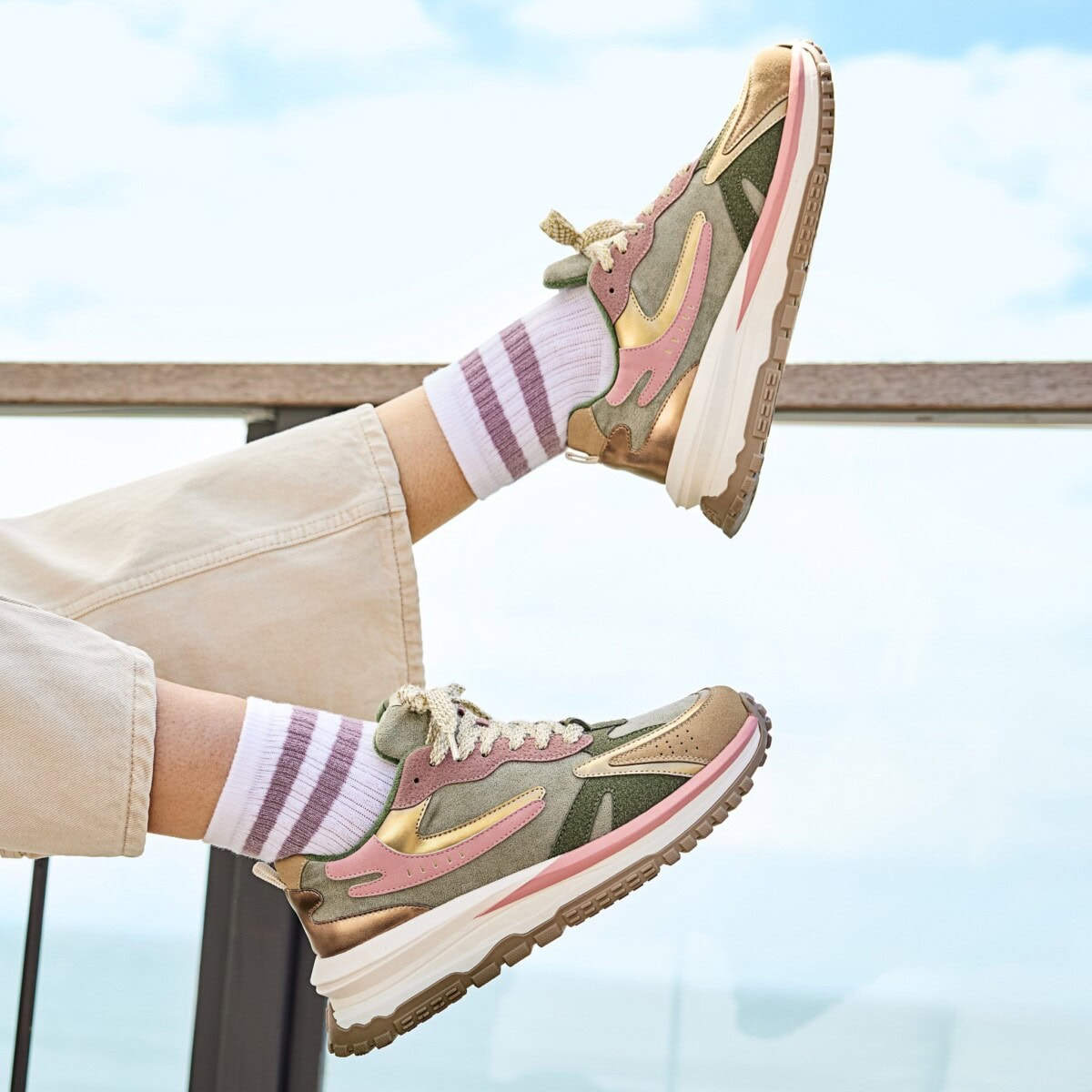 Must-Have Spring Break Gear: A List Of Essentials To Pack For Vacation To Travel In Style Or Great Gear For Staycation Fun 41 Daily Mom, Magazine For Families