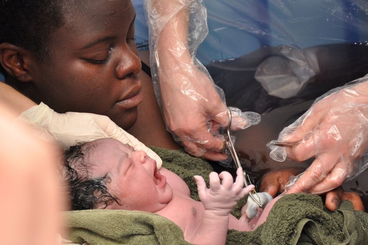 The History Of Midwifery And Childbirth In America: Origins Of Midwifery And The Evolution Of Midwifery In The United States  4 Daily Mom, Magazine For Families