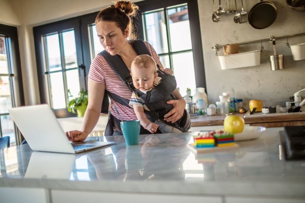 4 Phases of Menstrual Cycle and Moods: Cycle Syncing for Moms and Planning Around Your Hormones 3 Daily Mom, Magazine for Families 4 Phases Of Menstrual Cycle And Moods: Cycle Syncing For Moms And Planning Around Your Hormones 3 Daily Mom, Magazine For Families