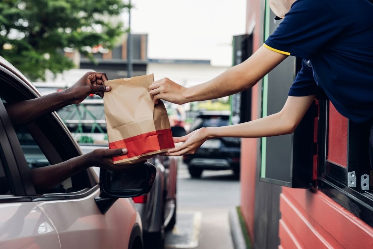 5 Tips to Healthy Fast Food Options for Moms on the Go: A Guide Eat Fast Food Meals the Healthiest Way 2 Daily Mom, Magazine for Families 5 Tips To Healthy Fast Food Options For Moms On The Go: A Guide Eat Fast Food Meals The Healthiest Way 1 Daily Mom, Magazine For Families