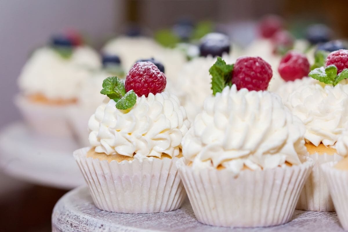 2 Classic Cupcake Recipes: Homemade Moist Chocolate & Best Vanilla Cupcake Recipes Made Easy 2 Daily Mom, Magazine for Families 2 Classic Cupcake Recipes: Homemade Moist Chocolate &Amp; Best Vanilla Cupcake Recipes Made Easy 2 Daily Mom, Magazine For Families