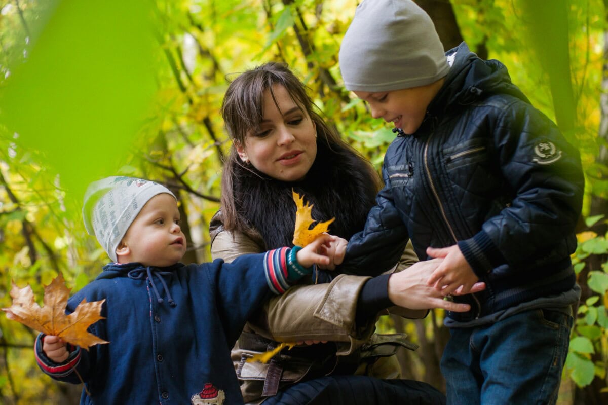From Battleground To Playground: How To Deal With Sibling Rivalry And Help Your Kids Get Along 6 Daily Mom, Magazine For Families