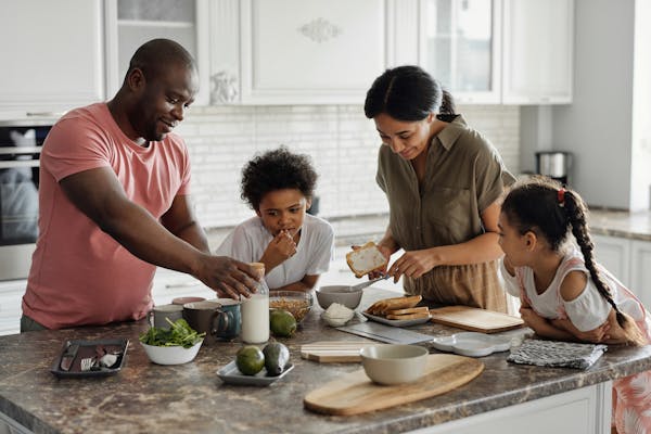 Parenting Nowadays: How Modern Parenting Styles Are Redefining The Role Of Every Parent Vs. Traditional Patterns 1 Daily Mom, Magazine For Families